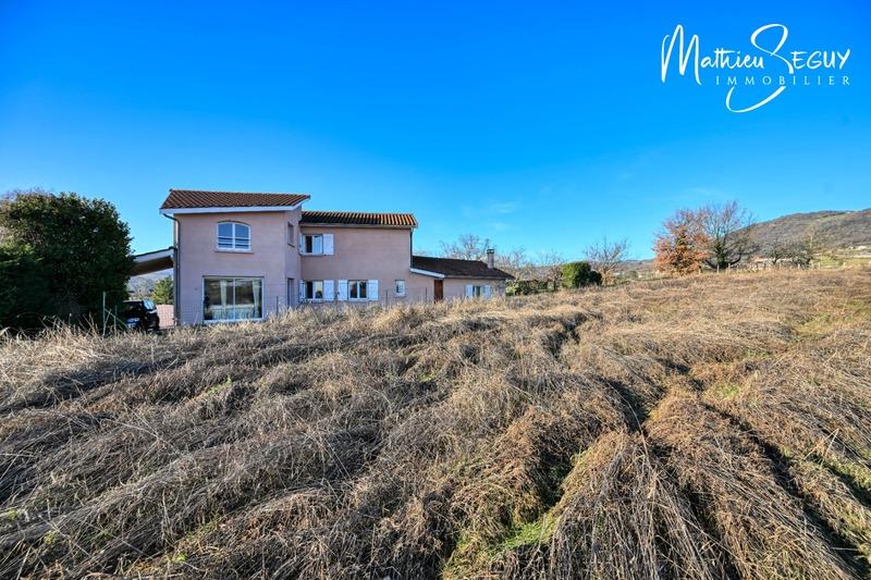 Maison - 200 m² - 6 pièces