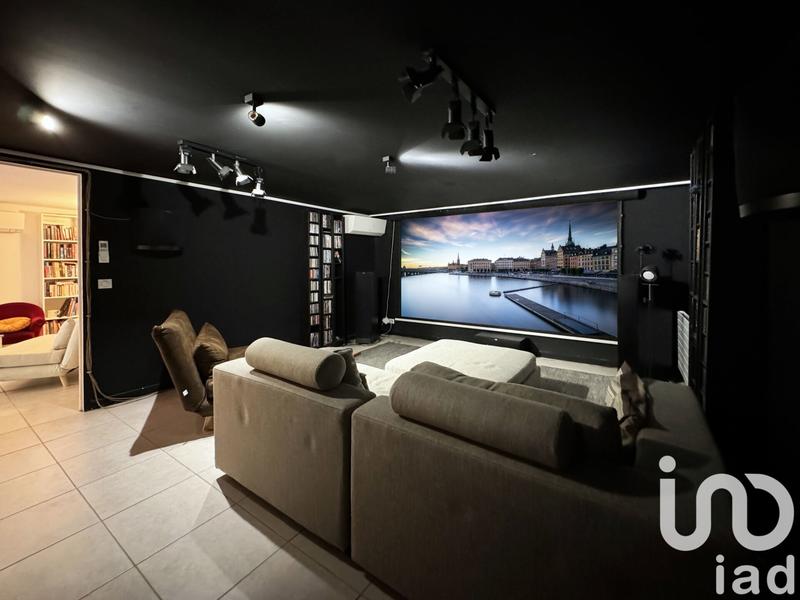 Maison - 250 m² - 8 pièces