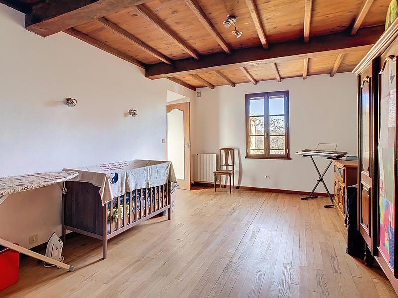 Villa - 241 m² - 6 pièces