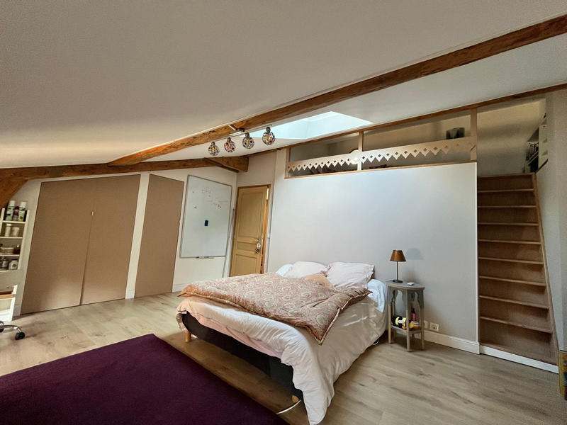 Appartement - 252 m² - 8 pièces