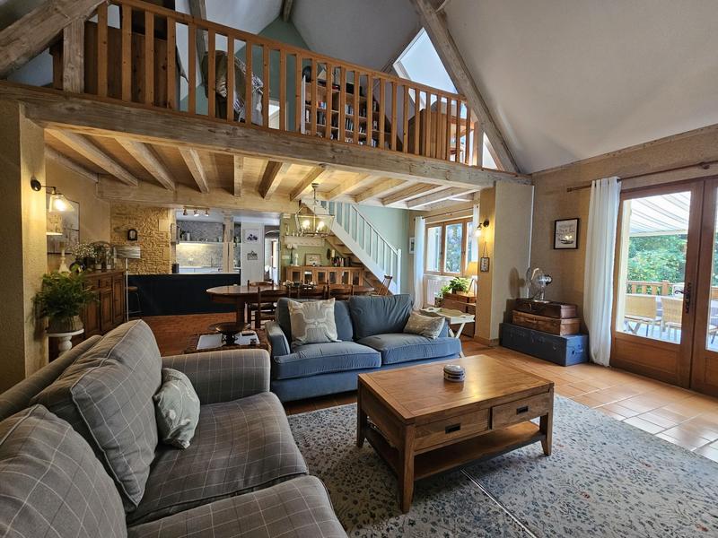 Maison traditionnelle - 158 m² - 9 pièces