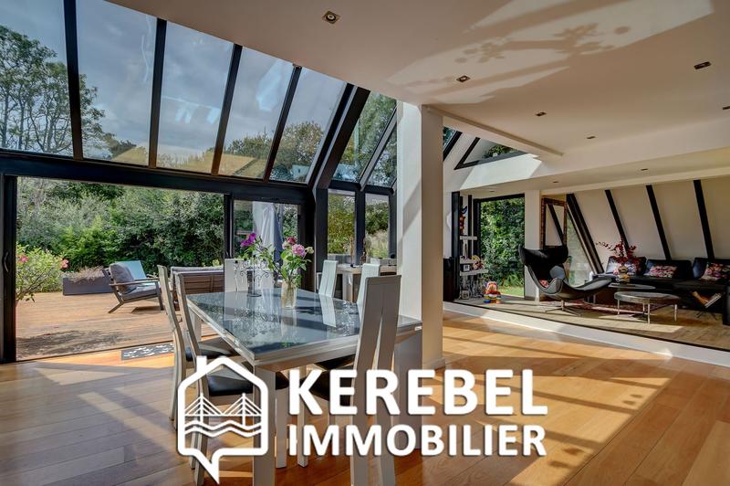 Maison - 230 m² - 7 pièces