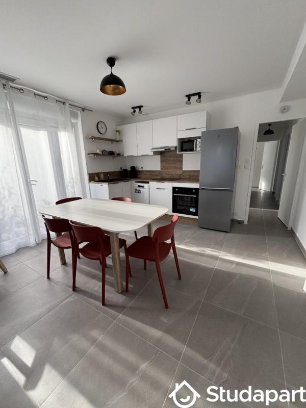 Chambre - 13 m² - 1 pièce