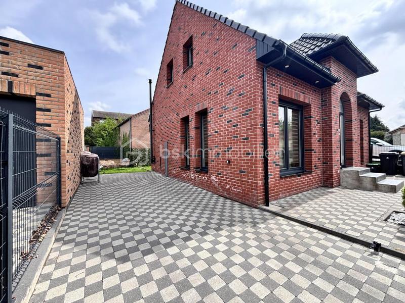 Pavillon - 100 m² - 5 pièces