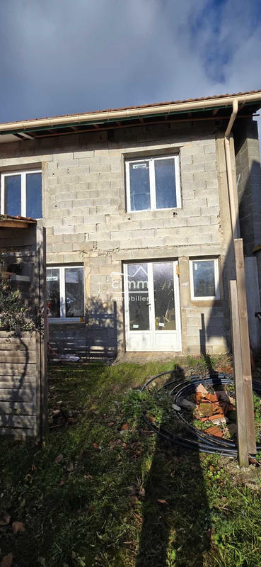 Maison - 100 m² - 2 pièces