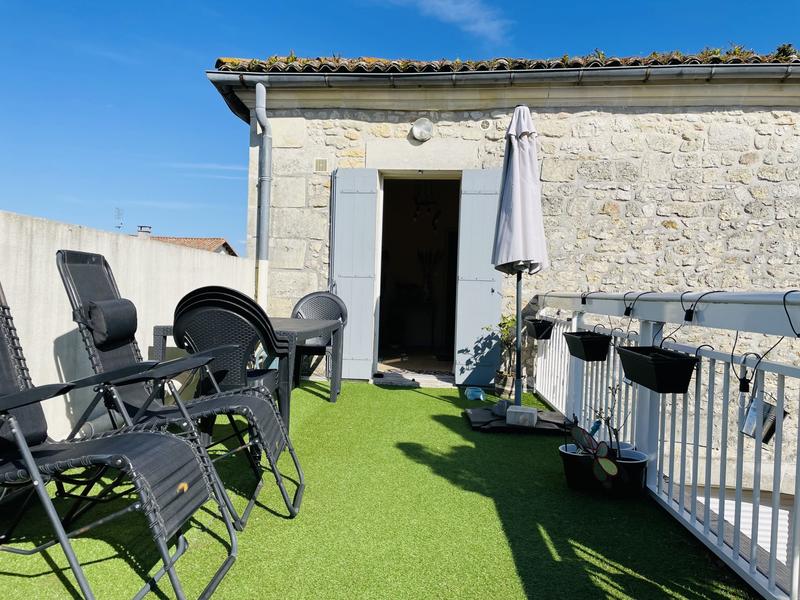 Maison - 220 m² - 8 pièces