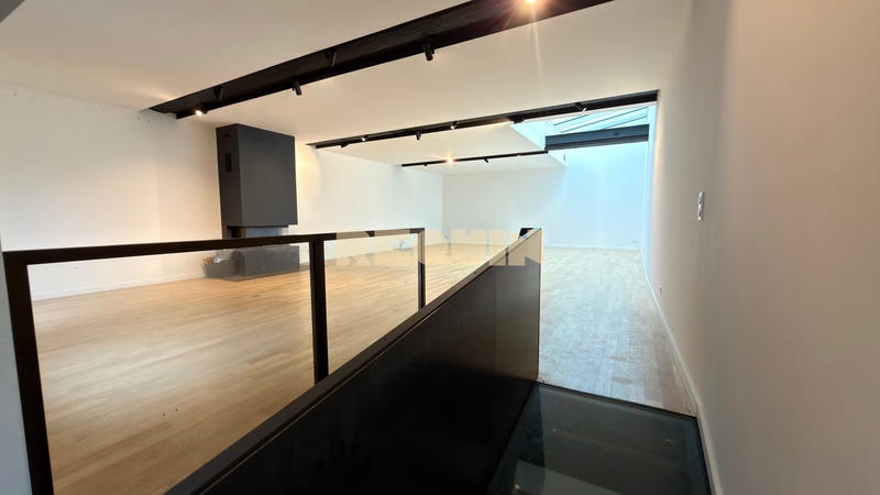 Loft - 200 m² - 3 pièces