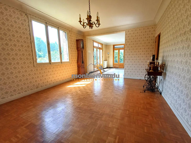 Maison traditionnelle - 188 m² - 5 pièces