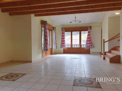 Maison - 288 m² - 9 pièces