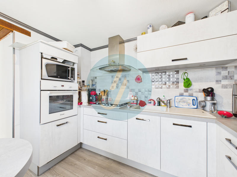 Maison - 93 m² - 5 pièces