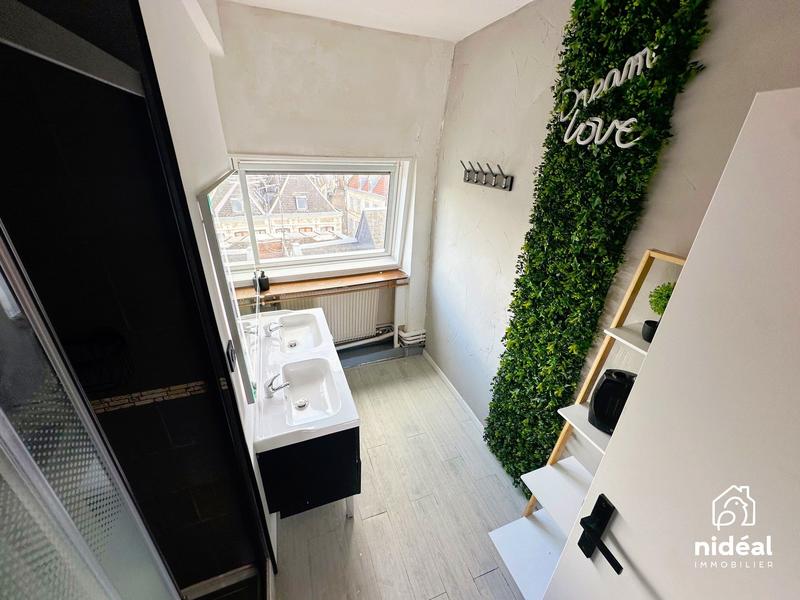 Appartement - 89 m² - 6 pièces