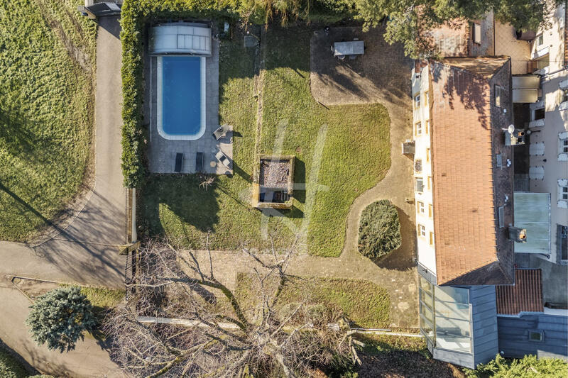 Maison ancienne - 245 m² - 8 pièces