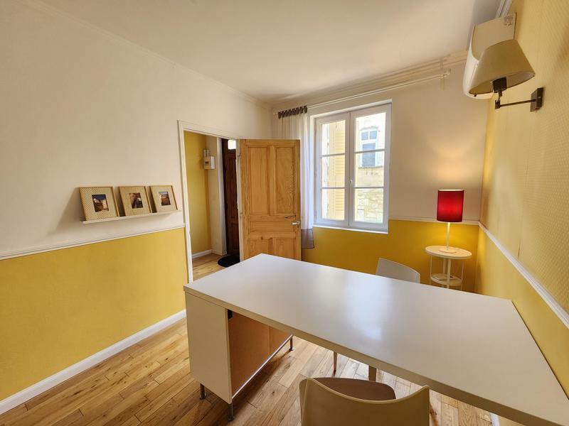 Maison en pierre - 213 m² - 9 pièces