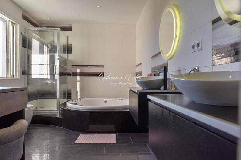 Villa - 200 m² - 7 pièces