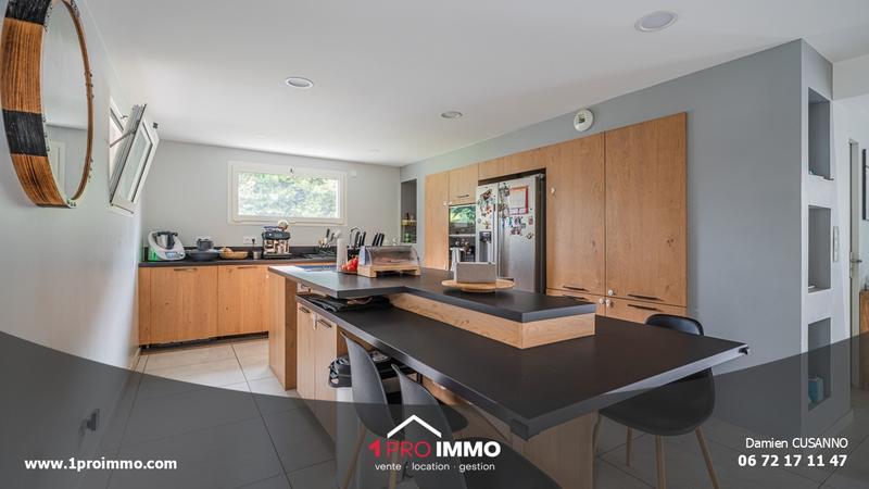 Maison - 185 m² - 6 pièces