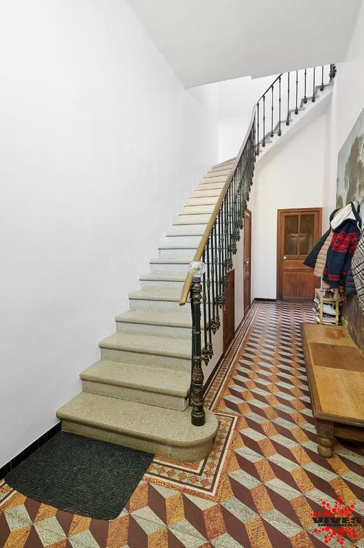 Maison - 295 m² - 7 pièces