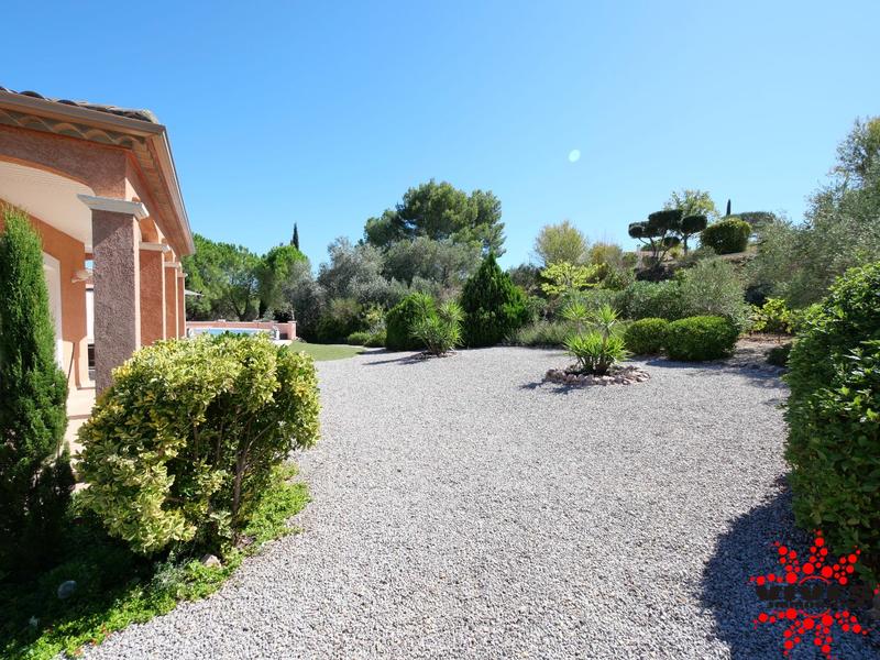 Villa - 213 m² - 6 pièces