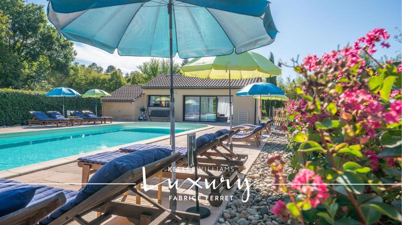 Maison - 431 m² - 17 pièces