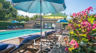 Maison - 431 m² - 17 pièces