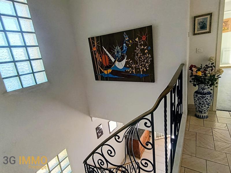 Villa - 247 m² - 8 pièces