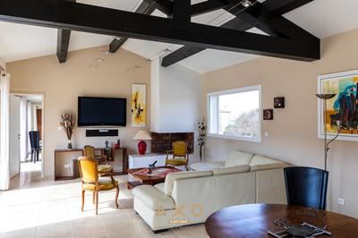 Maison - 220 m² - 8 pièces