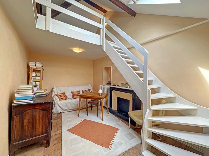 Maison - 239 m² - 8 pièces