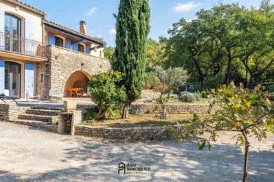 Propriété - 335 m² - 10 pièces