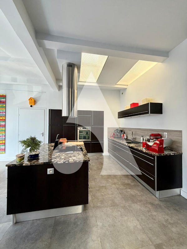 Appartement - 202 m² - 5 pièces