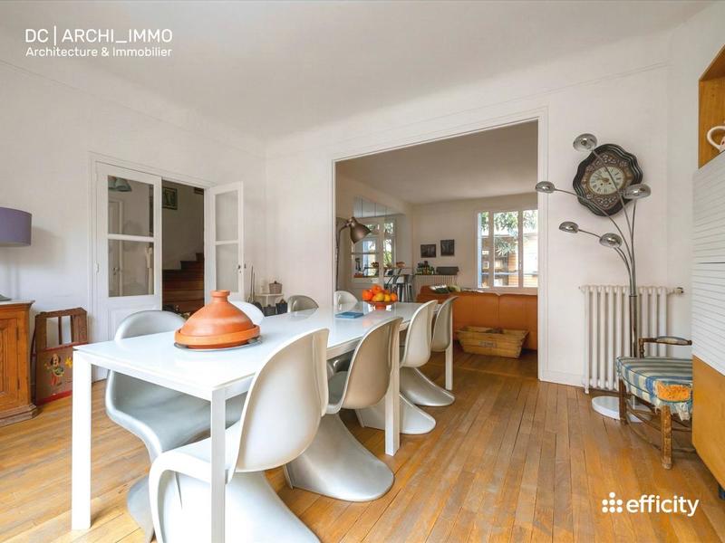 Maison - 296 m² - 9 pièces