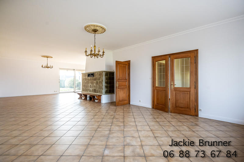 Maison - 220 m² - 6 pièces