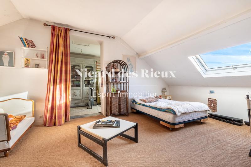 Maison ancienne - 180 m² - 9 pièces