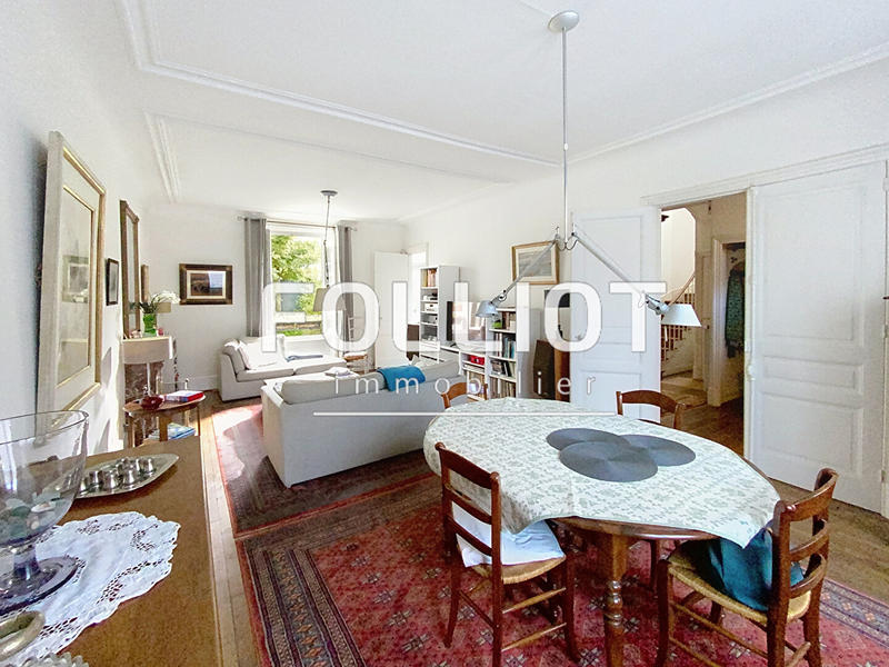 Maison - 215 m² - 10 pièces