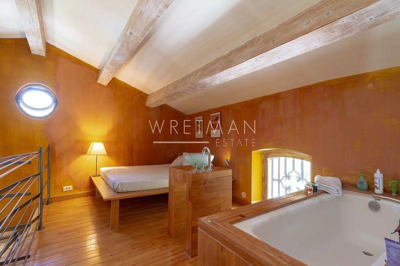 Propriété - 550 m² - 11 pièces