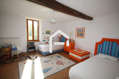 Corps de ferme - 300 m² - 8 pièces