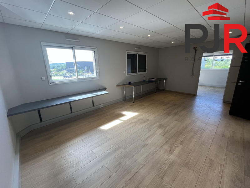 Local d'activités - 1 220 m²