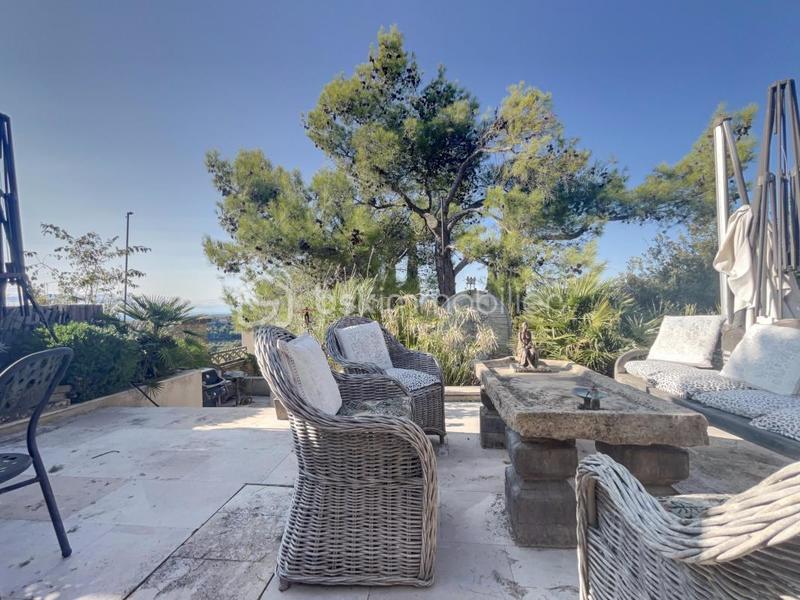 Demeure - 186 m² - 7 pièces