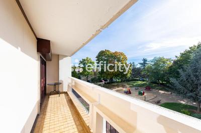 Appartement - 80 m² - 4 pièces