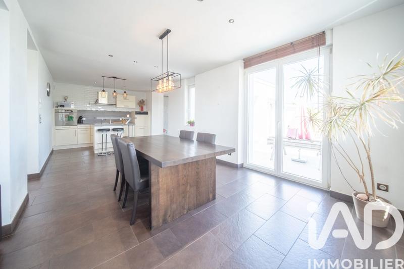 Maison - 104 m² - 5 pièces