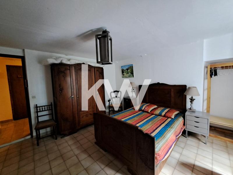 Maison - 245 m² - 10 pièces