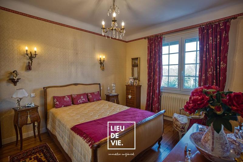 Maison ancienne - 181 m² - 8 pièces