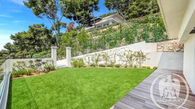 Villa - 238 m² - 5 pièces