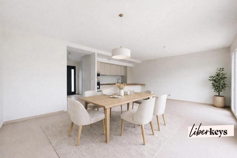 Maison - 200 m² - 8 pièces