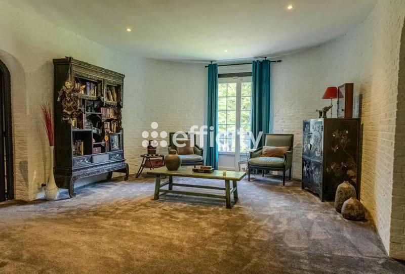 Demeure - 450 m² - 7 pièces