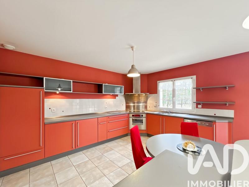 Maison - 239 m² - 8 pièces