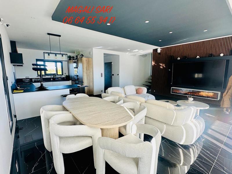 Villa - 185 m² - 8 pièces