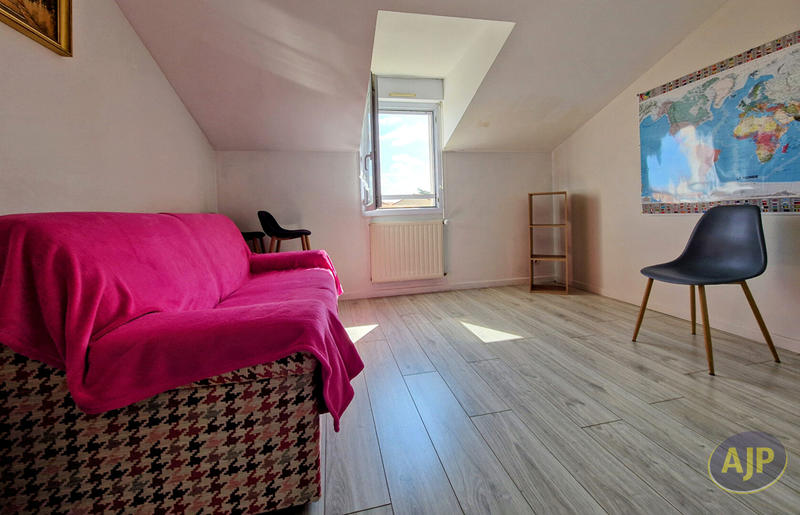 Maison - 145 m² - 6 pièces