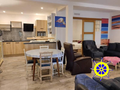 Maison - 400 m² - 9 pièces