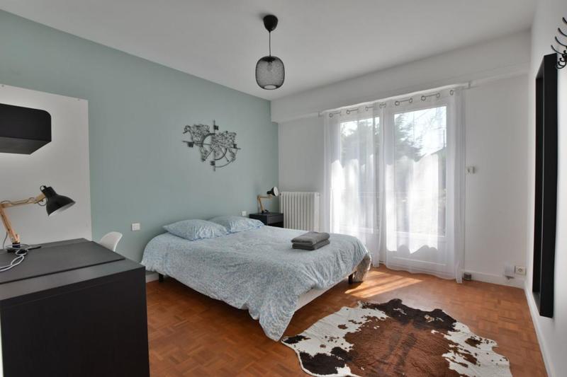 Maison - 182 m² - 10 pièces