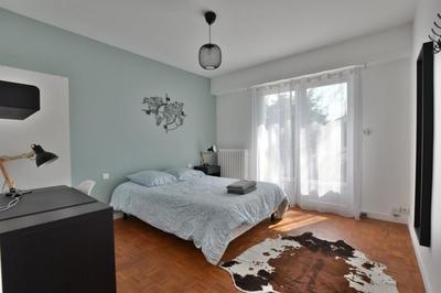 Maison - 182 m² - 10 pièces