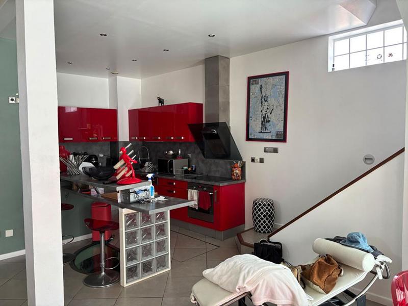 Maison - 295 m² - 9 pièces